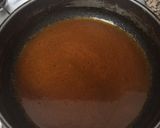 Foto del paso 1 de la receta Pies de cerdo estofado con ciruelas