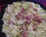 Foto del paso 3 de la receta: Salchichas al vino con repollo(col)