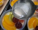 Foto langkah ke 4 dari resep Puding Sutra Buah.