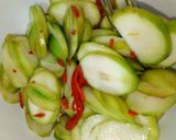 Hình bước làm 2 của món Khô cá Tra phồng chiên sả ớt