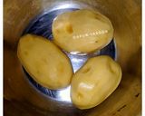 Foto langkah ke 1 dari resep Kentang Telur Susu Kukus.