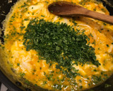 Foto del paso 4 de la receta: Huevos revueltos con ciboulette y perejil