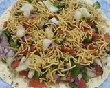 A picture of step 5 of Papad (Papad Chat).