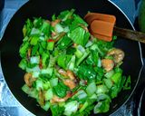 Foto langkah ke 9 dari resep Tumis Pokcoy dan Udang.