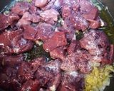 Foto del paso 2 de la receta: Higaditos de pollo en cebolla y salsa de tomate