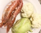 รูปขั้นตอนการทำที่ 1 ของ ผัดโคราบี้ดอกกะหล่ำกับกุ้งสีชมพู(kohlrabi)