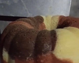 Foto langkah ke 8 dari resep Bolu marmer kukus.