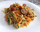 Foto del paso 3 de la receta: Falsos espaguetis de verduras con pesto de aguacate y nueces 🥑