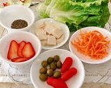 Hình bước làm 1 của món Salad đậu hũ với sốt Thousand Island