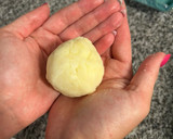 Foto del paso 2 de la receta: Bombas de papa 💣🥔 rellenas de jamón y queso