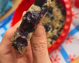 Foto del paso 5 de la receta: Mega galleta (o mini cake 😅) de arándanos 🫐 sin azúcar agregado ni edulcorante ni harina 🥣