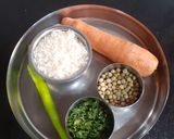 A picture of step 1 of Carrot pulao.