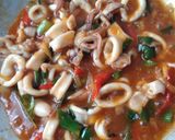 Foto langkah ke 6 dari resep Cumi Asam Manis Pedas.