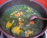Foto langkah ke 3 dari resep Sayur Bening Daun Kelor & Labu Kuning.