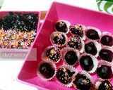 Foto langkah ke 5 dari resep Bola coklat simpel.