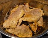 Foto del paso 4 de la receta Filetes de cerdo en salsa de almendras y vino dulce