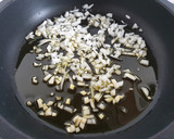 Foto del paso 1 de la receta: Arroz con curry y berenjena