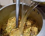 A picture of step 4 of काठियावाड़ी मसाला खिचड़ी (kathiyavadhi khichdi recipe in hindi).