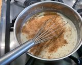 Une image de l'étape 6 de Sauce béchamel à l’épeautre, ail fumé et grana padano.