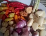 Foto langkah ke 2 dari resep Ayam woku KENTANG.