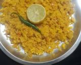 A picture of step 5 of Onion poha.