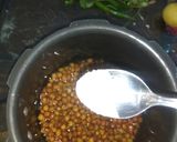A picture of step 2 of Kala chana masala.