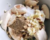 Hình bước làm 1 của món Thịt Gà Kho Rau Răm
