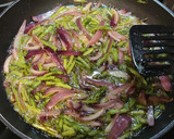 Foto del paso 2 de la receta: Tortilla de espárragos trigueros