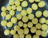 Foto langkah ke 2 dari resep Tamago Boro (Biskuit Telur) - Teflon(simple, easy cook).