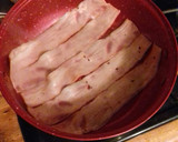 Foto del paso 4 de la receta: Espagueti rojo, con salchicha y tocino