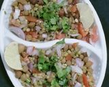 हरी मूंग काले चने की चाट। (hari moong dal chane ka chaat recipe in Hindi) रेसिपी चरण 3 फोटो