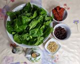Foto del passaggio 1 della ricetta Insalata di spinaci freschi