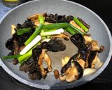 Foto langkah ke 4 dari resep Ala Resto: Brokoli Jamur saus tiram dijamin enak untuk Imlek.