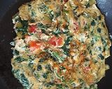 Foto del paso 3 de la receta Omelette/Tortilla de calabacín, espinacas y Tomate natural 🤤