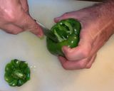 Foto del paso 2 de la receta: Pimientos rellenos de tortilla de patatas