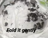 A picture of step 4 of 4 ingredients Oreo dessert.