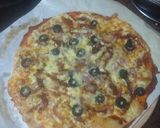 Foto del paso 2 de la receta Pizza doble jamón, aceitunas negras, cebolla frita y tomate seco