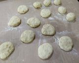 Foto del paso 4 de la receta: Pancitos de cebolla