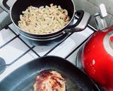 Foto del paso 1 de la receta: Pollo a la plancha con fideos tostados