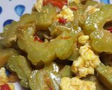 Foto langkah ke 5 dari resep #69 Tumis Pare Telor Pedas.
