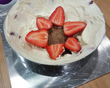 Foto del paso 8 de la receta: Tarta Fraisier con migas de chocolate!!! (mi versión)