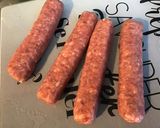 Une image de l'étape 2 de Saucisses de Toulouse grillées aux tomates,romarin et épices.