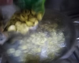 Foto del paso 1 de la receta: Tortellinis de espinacas con cebolla y salchichas en 16 minutos