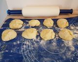 Sajtos minikifli - kenyérsütőben kelesztve recept fázis 3 fotója
