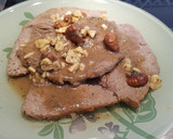 Foto del paso 5 de la receta: Ternera con salsa de vino manzanilla y ajo con higos
