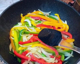 Foto del paso 4 de la receta: Fideos soba en salsa de ostras con langostinos y curry madrás