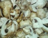Foto del paso 3 de la receta: Champiñones con chintomas y calabacitas