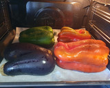 Foto del paso 1 de la receta: Ensalada de pimientos y berenjena asados