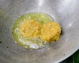 A picture of step 4 of Pumpkin Flower Chops.