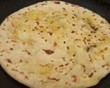 A picture of step 4 of Aloo Paratha.